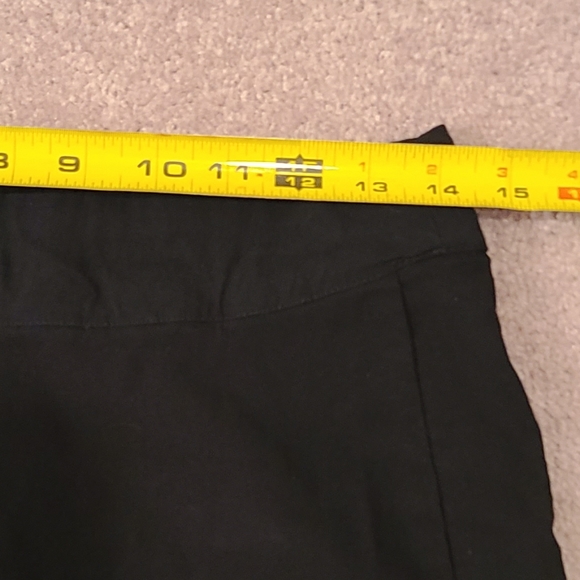 15.) Black Athletic Skirt - Picture 4 of 5